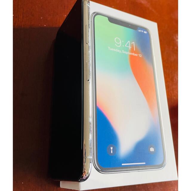 iPhone(アイフォーン)のiPhone x 64GB シルバー スマホ/家電/カメラのスマートフォン/携帯電話(スマートフォン本体)の商品写真