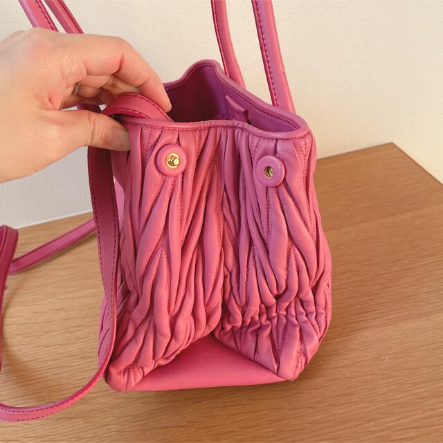 miumiu(ミュウミュウ)のMIUMIU マテラッセ バッグ レディースのバッグ(ショルダーバッグ)の商品写真