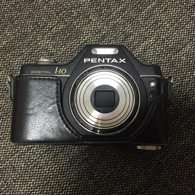 PENTAX(ペンタックス)のデジカメ PENTAXブラック スマホ/家電/カメラのカメラ(コンパクトデジタルカメラ)の商品写真