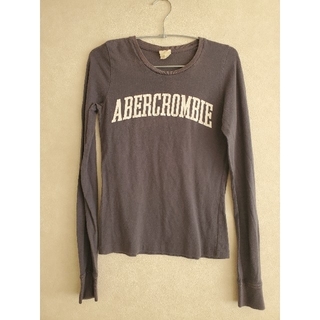 アバクロンビーアンドフィッチ(Abercrombie&Fitch)の♦️Abercrombie&Fitch ロンT(ネイビー)(Tシャツ(長袖/七分))