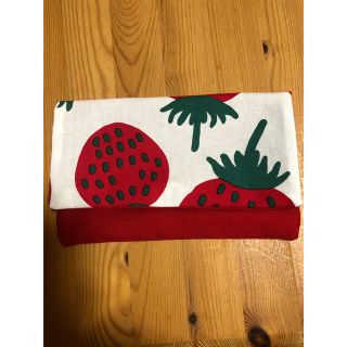 マリメッコ(marimekko)の通帳ケース（マスクケースとしてもピッタリ）(ポーチ)