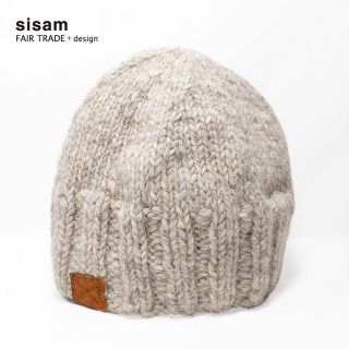 ネストローブ(nest Robe)のsisam✨シサム工房 ウール100% 本革レザーチャーム ローゲージ ニット帽(ニット帽/ビーニー)