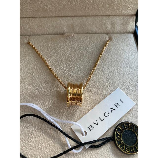 BVLGARI(ブルガリ)のBVLGARIブルガリ ビーゼロワンネックレス 18金PG レディースのアクセサリー(ネックレス)の商品写真