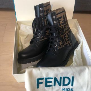 フェンディ(FENDI)のFENDI フェンディ   キッズ   FFロゴ バイカーブーツ(ブーツ)