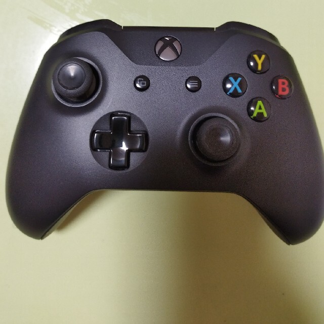 Xbox(エックスボックス)のxbox 純正コントローラー　箱無し エンタメ/ホビーのゲームソフト/ゲーム機本体(その他)の商品写真
