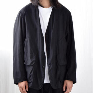 コモリ(COMOLI)のCOMOLI  コットンサテン ハンティングジャケット　ブラック　サイズ2(ノーカラージャケット)