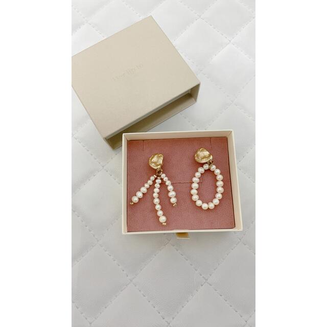 SNIDEL(スナイデル)の専用出品。Herlipto Asymmetric Pearl Earrings  レディースのアクセサリー(イヤリング)の商品写真