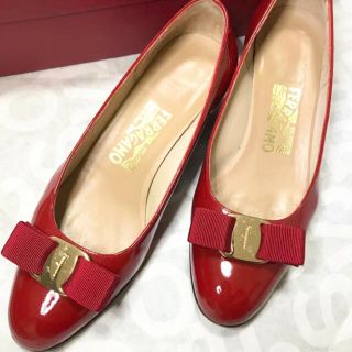 サルヴァトーレフェラガモ(Salvatore Ferragamo)のフェラガモ　パンプス　エナメル　ヒール(ハイヒール/パンプス)