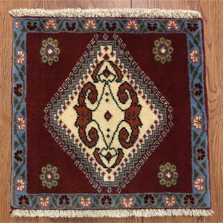 ペルシャ絨毯   プチサイズ  チェアマット 椅子の座布団 No.31108