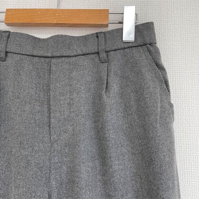 SHOO・LA・RUE(シューラルー)のSHOO･LA･RUE クロップドパンツ　スラックス　アーバンリサーチ レディースのパンツ(クロップドパンツ)の商品写真