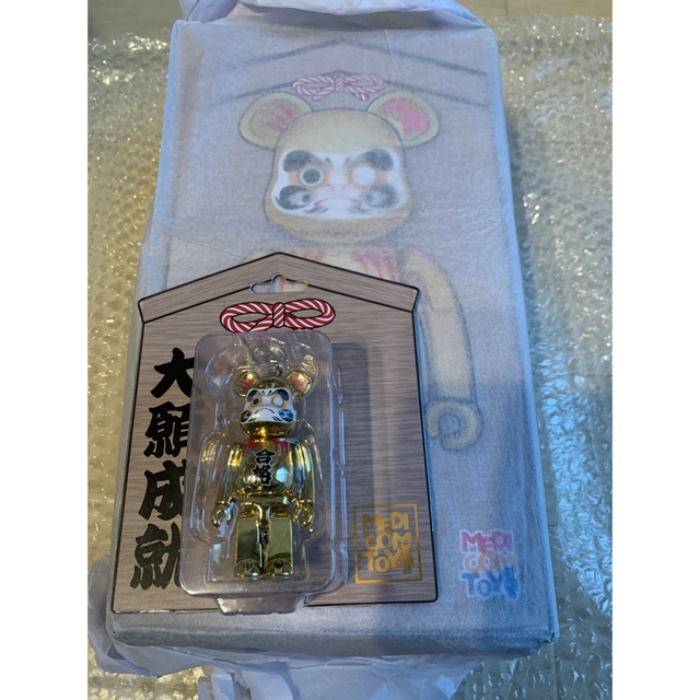 MEDICOM TOY(メディコムトイ)のBE@RBRICK 達磨 合格 金メッキ 弐 100% 400％　セット エンタメ/ホビーのフィギュア(その他)の商品写真