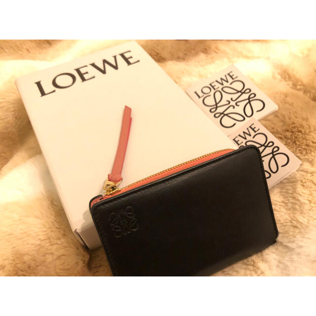 LOEWE(ロエベ)のkuuさま専用　LOEWE ミニ財布 レディースのファッション小物(財布)の商品写真