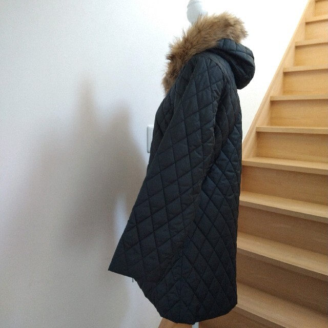 PUMA(プーマ)の未使用　PUMA 中綿　キルティング　コート　ベンチコート　ファー　サイズL レディースのジャケット/アウター(ロングコート)の商品写真