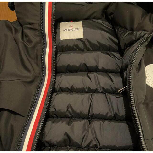 MONCLER(モンクレール)のモンクレール　ダウン　 メンズのジャケット/アウター(ダウンジャケット)の商品写真