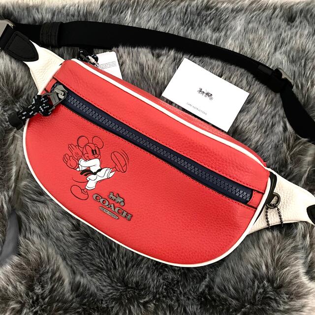 新品☆COACH(コーチ)レッド ディズニー ミッキー レザー ボディーバッグ | フリマアプリ ラクマ