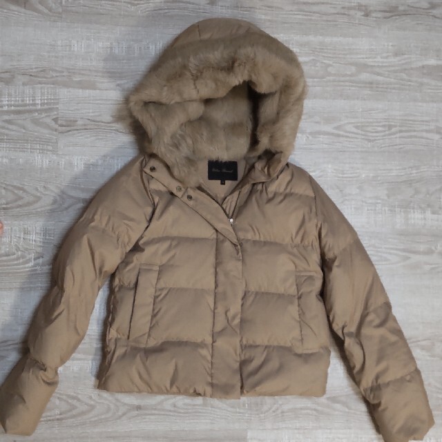 います URBAN GREGE 36の通販 by ふたこ's shop|アーバンリサーチなら 国内正規販売店の通販 hm様URBANRESEARCHラビットフードストレッチショートダウン ダウンジャケット