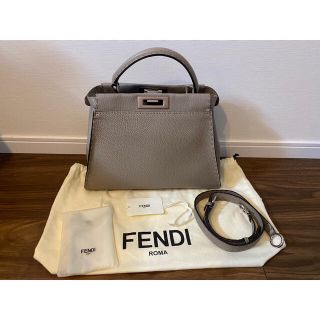 フェンディ(FENDI)のFENDI ピーカブー レギュラー グレージュ フェンディ セレリア(ハンドバッグ)