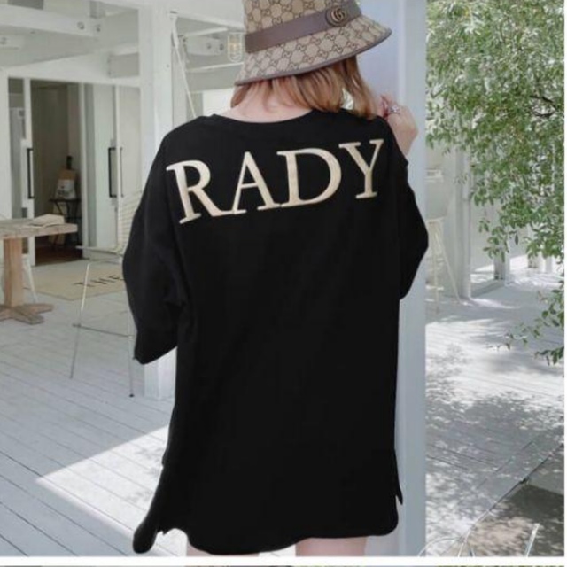 Rady(レディー)のRady   ⭐︎バックロゴTシャツ⭐︎    値下げ不可 レディースのトップス(Tシャツ(半袖/袖なし))の商品写真