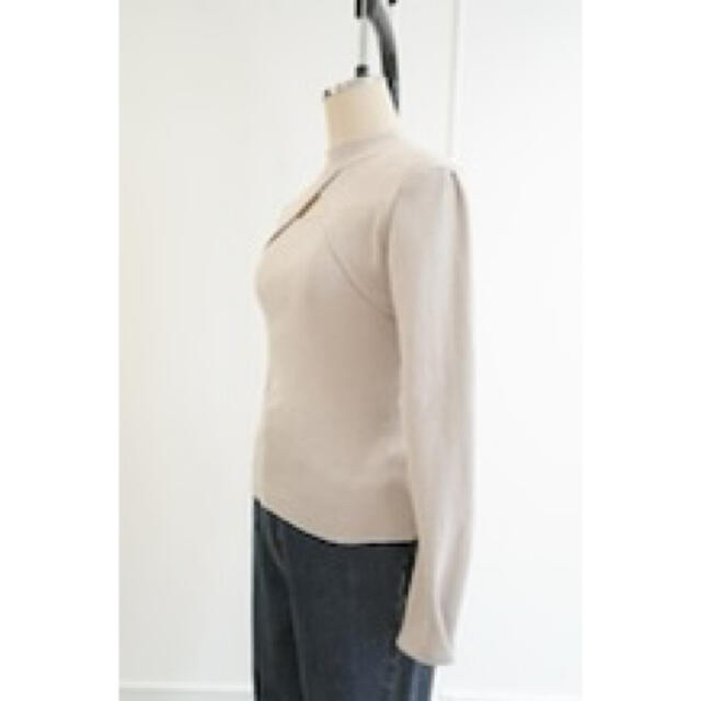 Her lip to Cutout Ribbed Knit Top Beige レディースのトップス(ニット/セーター)の商品写真