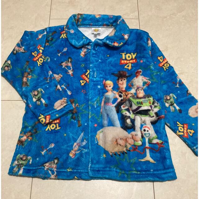 トイ・ストーリー(トイストーリー)のTOY STORY 4  起毛パジャマ　サイズ120 キッズ/ベビー/マタニティのキッズ服男の子用(90cm~)(パジャマ)の商品写真