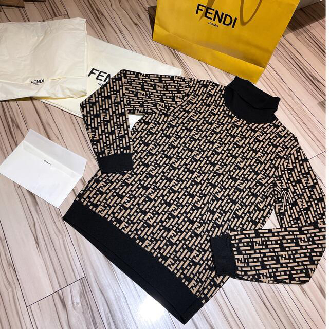 FENDI(フェンディ)の専用ページ　今季FENDIニットセーター メンズのトップス(ニット/セーター)の商品写真