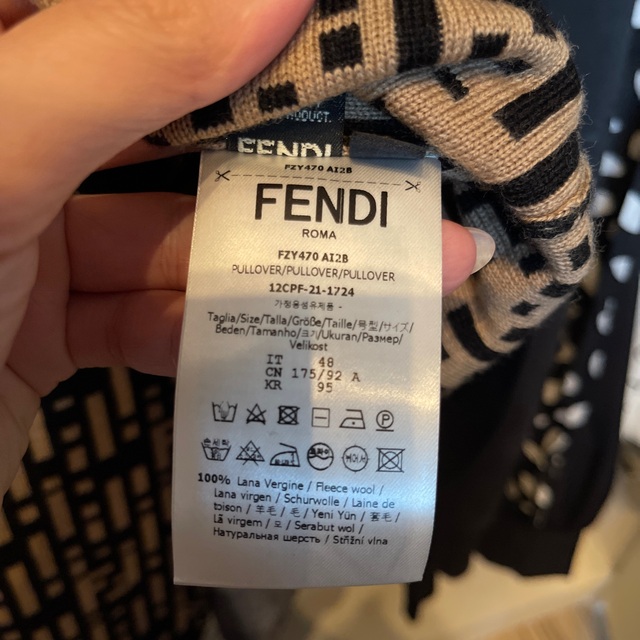 FENDI(フェンディ)の専用ページ　今季FENDIニットセーター メンズのトップス(ニット/セーター)の商品写真