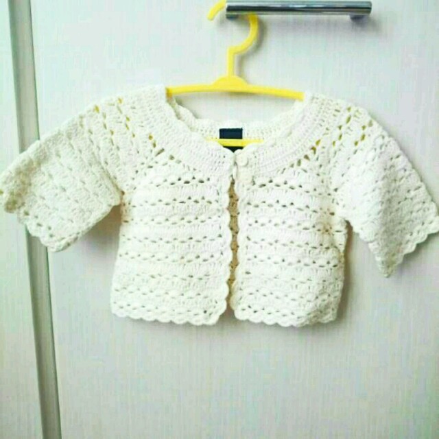 babyGAP(ベビーギャップ)のbabygap 白レースカーディガン キッズ/ベビー/マタニティのベビー服(~85cm)(カーディガン/ボレロ)の商品写真