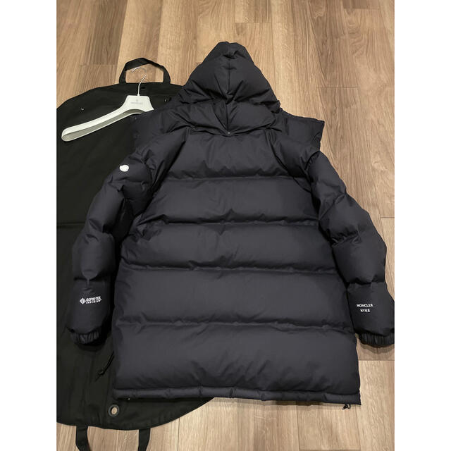 MONCLER(モンクレール)のMONCLER HYKE ダウン　ネイビー 0 メンズのジャケット/アウター(ダウンジャケット)の商品写真