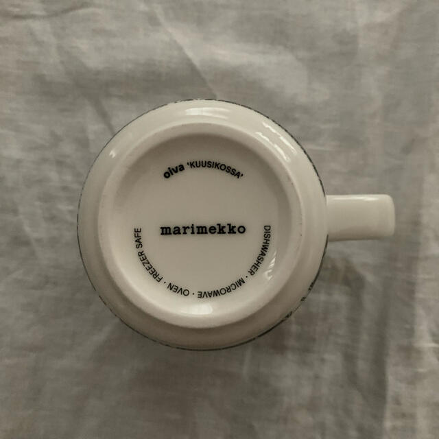 marimekko(マリメッコ)のマリメッコ　クーシコッサ　ホワイト✖️ブラック　マグカップ インテリア/住まい/日用品のキッチン/食器(食器)の商品写真