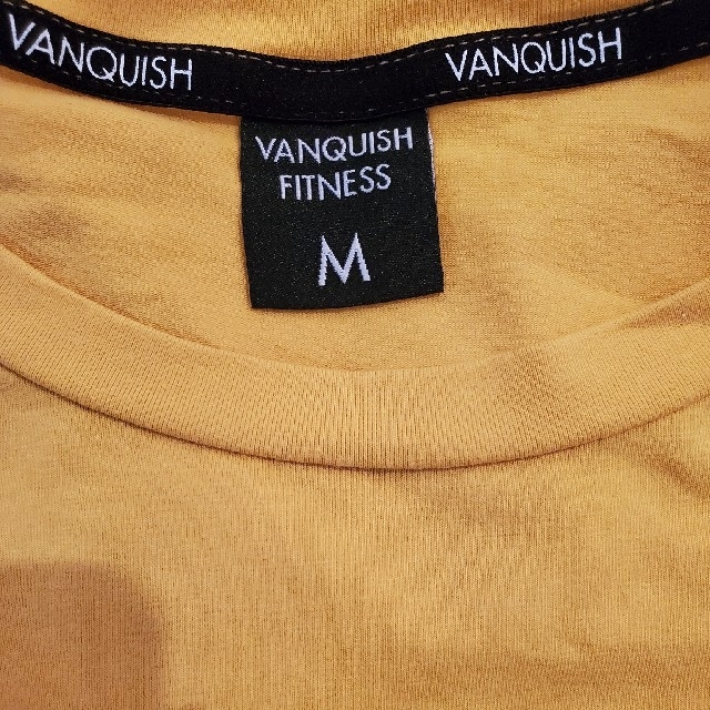 VANQUISH(ヴァンキッシュ)のyuta様専用　VANQUISH TRIUMPH YELLOW Tシャツ メンズのトップス(Tシャツ/カットソー(半袖/袖なし))の商品写真