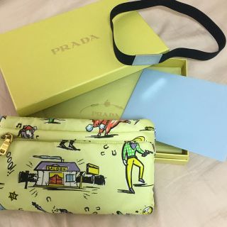 プラダ(PRADA)の再出品 PRADA ポーチ(ポーチ)