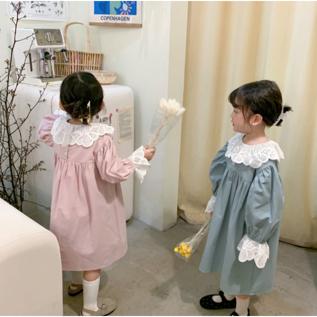 子供服 フラワーレースワンピース 110cm キッズ/ベビー/マタニティのキッズ服女の子用(90cm~)(ワンピース)の商品写真