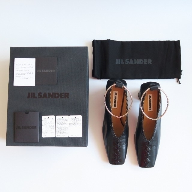Jil Sander(ジルサンダー)の【未使用】JILSANDER リング付きパンプス 38 レディースの靴/シューズ(ハイヒール/パンプス)の商品写真