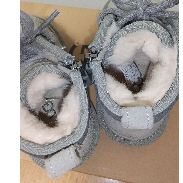 UGG(アグ)のUGG キッズ  ブーツ 14cm グレー キッズ/ベビー/マタニティのベビー靴/シューズ(~14cm)(ブーツ)の商品写真