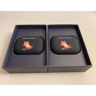 メゾンキツネ(MAISON KITSUNE')の【2点セット】メゾンキツネ Chillax Fox AirPods Proケース(モバイルケース/カバー)