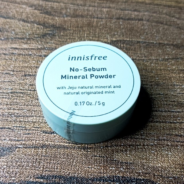 Innisfree(イニスフリー)のイニスフリーノーセバムミネラルパウダー5g コスメ/美容のベースメイク/化粧品(フェイスパウダー)の商品写真