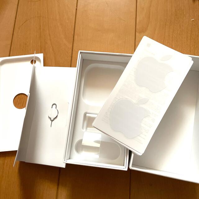 Apple(アップル)のiPhone6 箱 ステッカー スマホ/家電/カメラのスマートフォン/携帯電話(その他)の商品写真