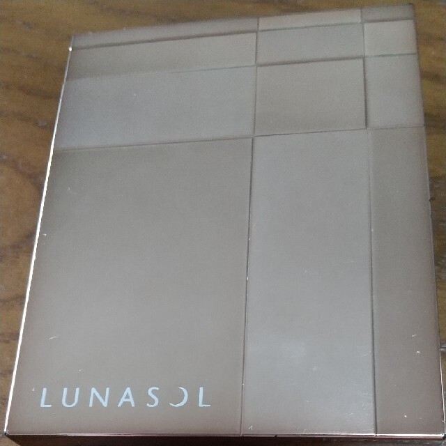 LUNASOL(ルナソル)のルナソル☆セレクションドゥショコラアイズ01 コスメ/美容のベースメイク/化粧品(アイシャドウ)の商品写真