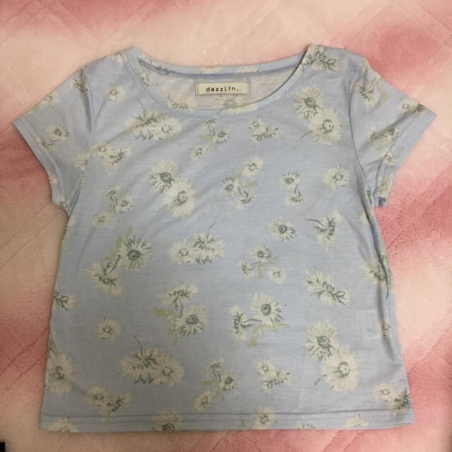 dazzlin(ダズリン)の新品◎dazzlin 花柄Tシャツ レディースのトップス(Tシャツ(半袖/袖なし))の商品写真