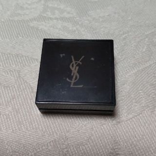 イヴサンローランボーテ(Yves Saint Laurent Beaute)のイヴサンローラン プードル コンパクト マット Ｎｏ．４  プレストパウダー(フェイスパウダー)