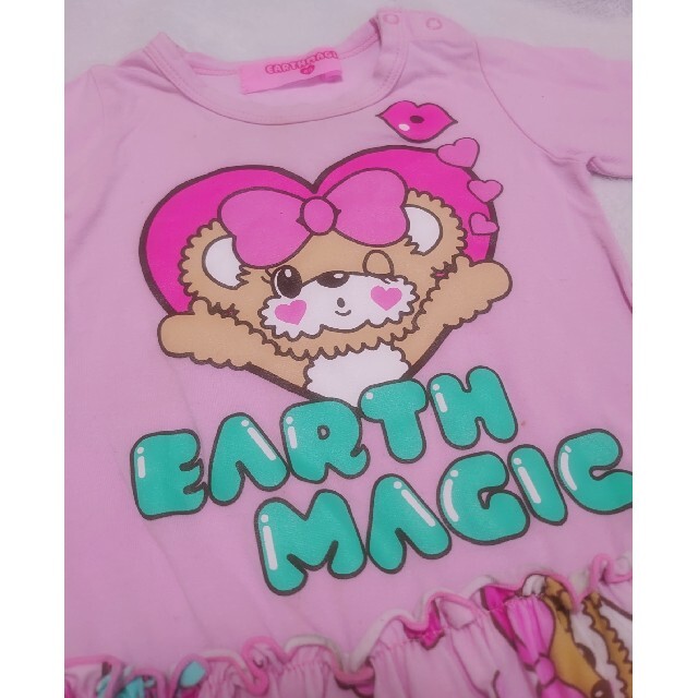 EARTHMAGIC(アースマジック)のアースマジック♡キスマフィーロンパース キッズ/ベビー/マタニティのベビー服(~85cm)(ロンパース)の商品写真