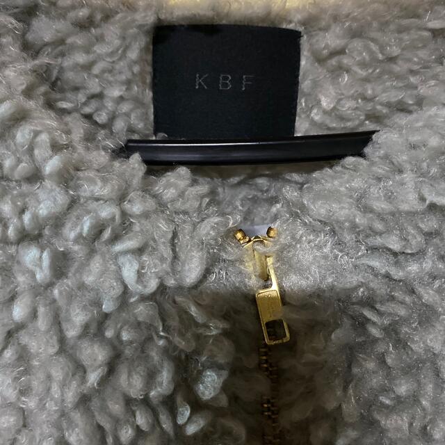 KBF(ケービーエフ)のKBF ファーコート レディースのジャケット/アウター(毛皮/ファーコート)の商品写真