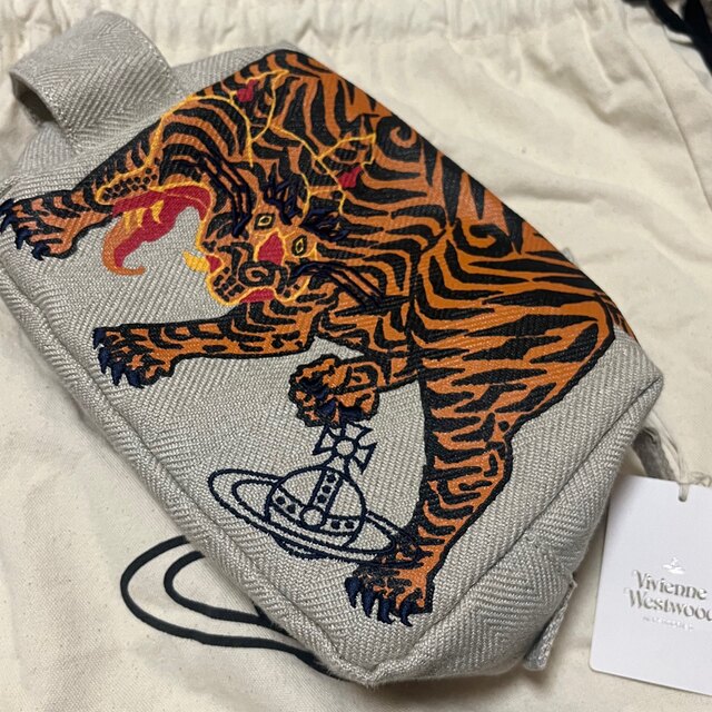 Vivienne Westwood 美品　スマホホルダー　ファイティングタイガー