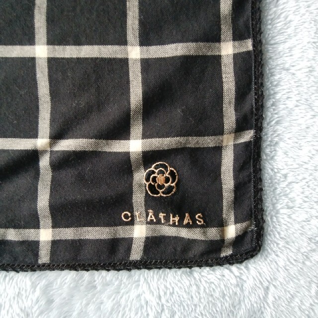 CLATHAS(クレイサス)のクレイサス　ハンカチ　黒　CLATHAS レディースのファッション小物(ハンカチ)の商品写真