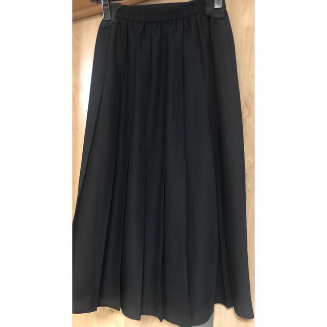 ユニクロ　ワイドプリーツスカート(丈短め76〜80センチ)XSサイズ　ブラック レディースのスカート(ロングスカート)の商品写真