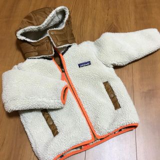 パタゴニア(patagonia)のパタゴニア　ベビーリバーシブルトリブルズフーディ　サイズ2T(ジャケット/上着)