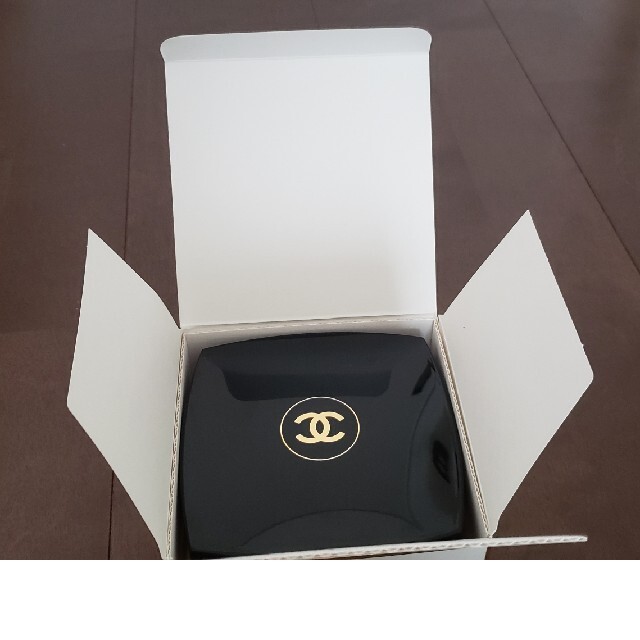 CHANEL(シャネル)の未使用　CHANEL　シャネルN°5ルースボディパウダー コスメ/美容のボディケア(その他)の商品写真