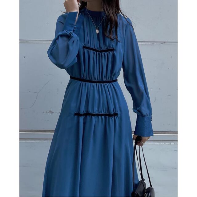 Ameri VINTAGE(アメリヴィンテージ)のAmeri vintage CHIFFON GATHER DRESS  レディースのワンピース(ロングワンピース/マキシワンピース)の商品写真