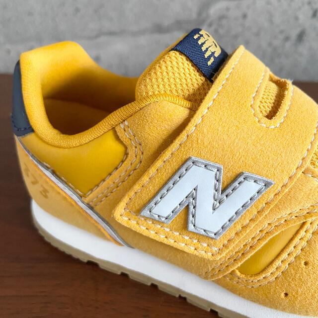 New Balance(ニューバランス)の【新品】15.5センチ イエロー　ニューバランス　スニーカー キッズ/ベビー/マタニティのキッズ靴/シューズ(15cm~)(スニーカー)の商品写真