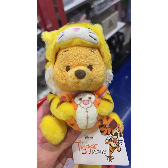 Disney(ディズニー)のプーさん ぬいぐるみ EVERYONE IS TIGGER Sサイズトラプーさん エンタメ/ホビーのおもちゃ/ぬいぐるみ(ぬいぐるみ)の商品写真